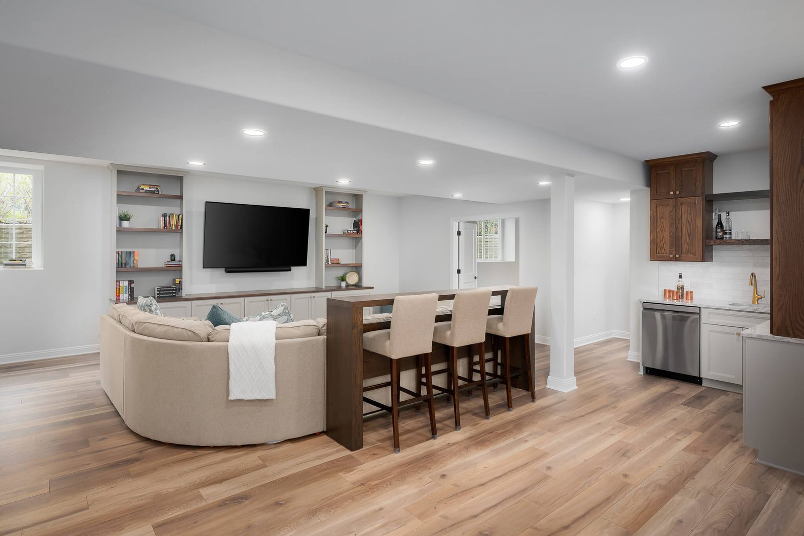 Finished basement with wet bar and lounge