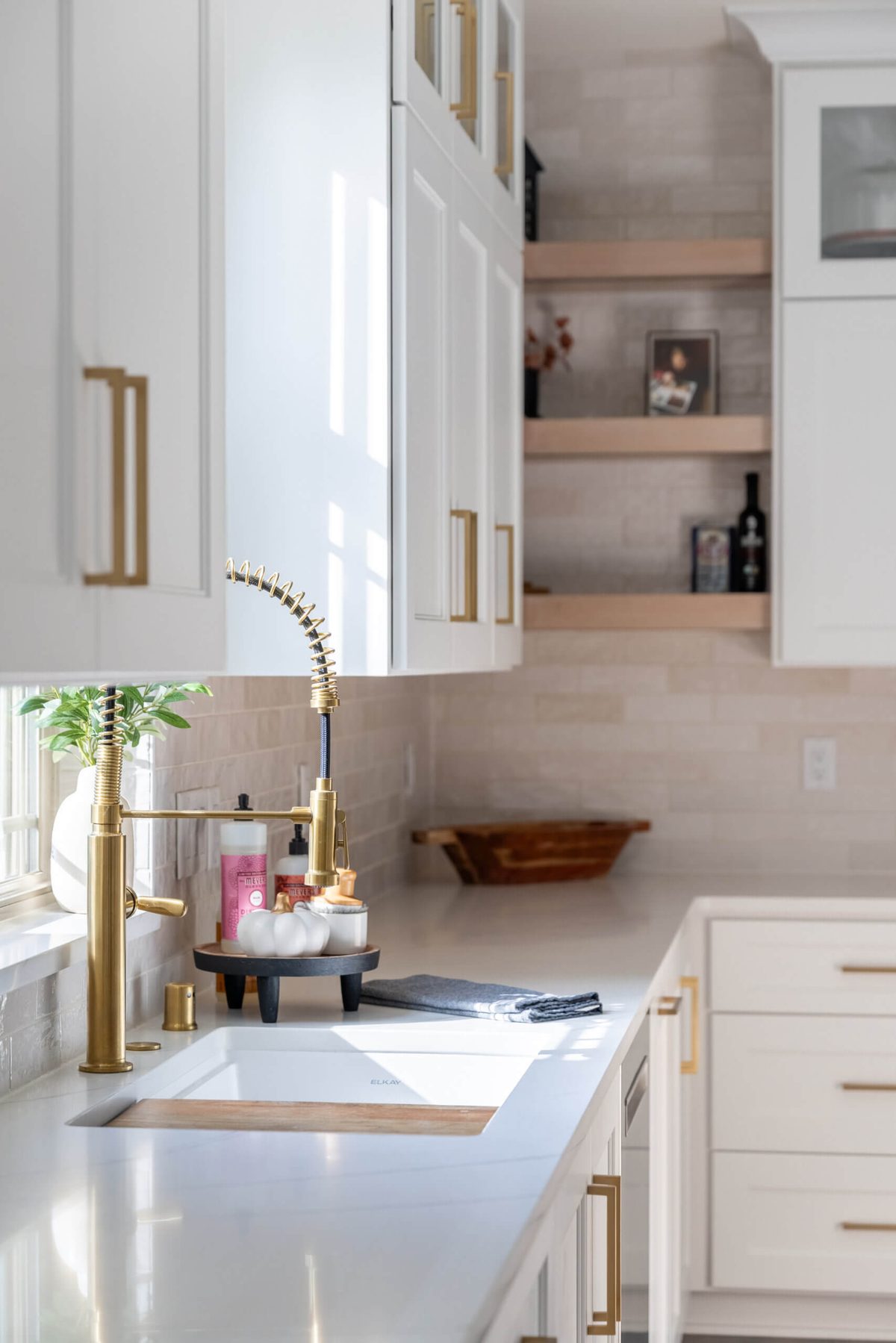Island with quartz countertop
