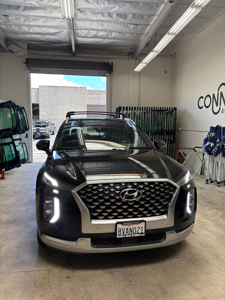Windshield inspection on a Hyundai Palisade in the Miramar shop