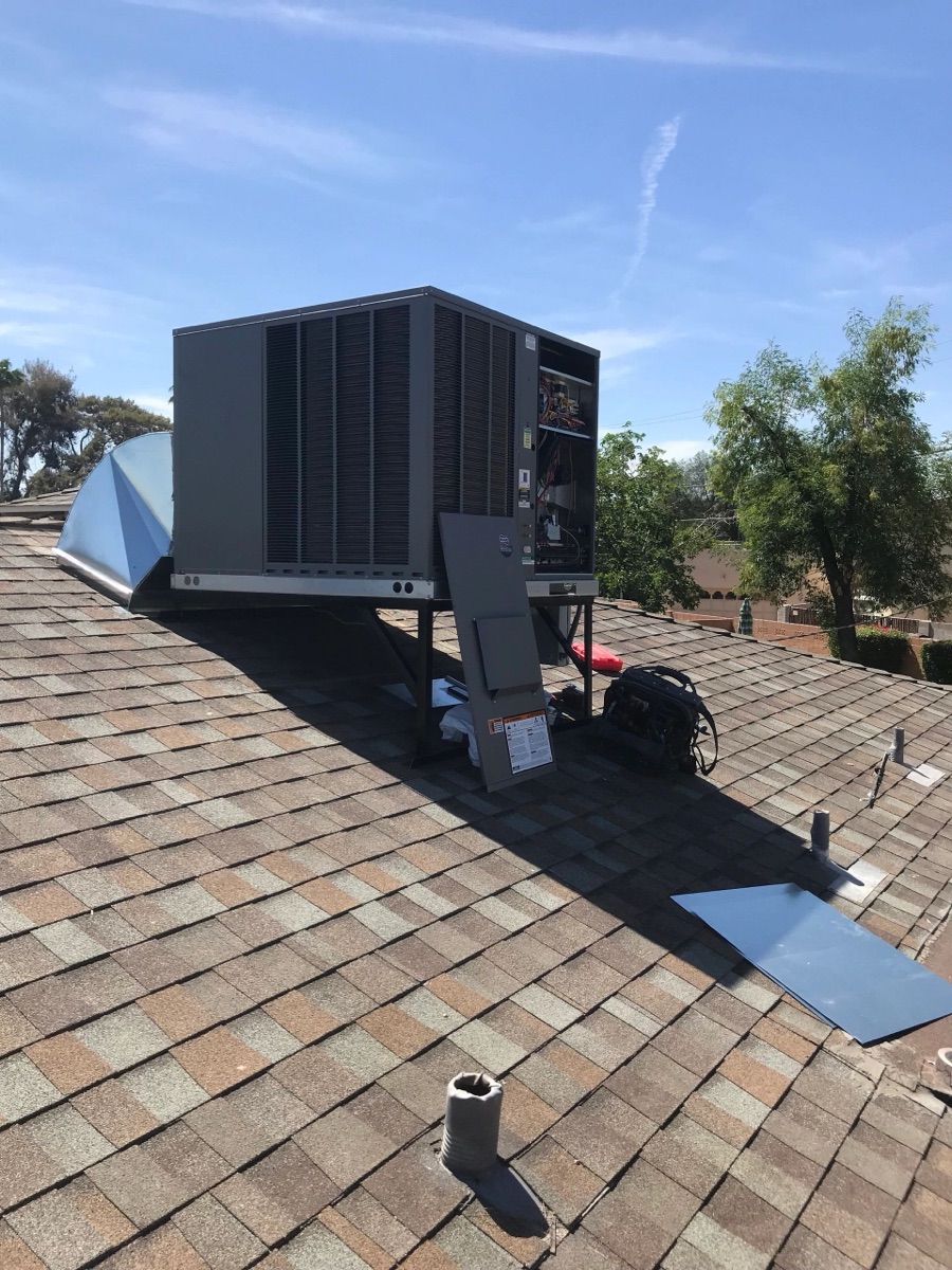 Rooftop package unit installed by Savvy Systems