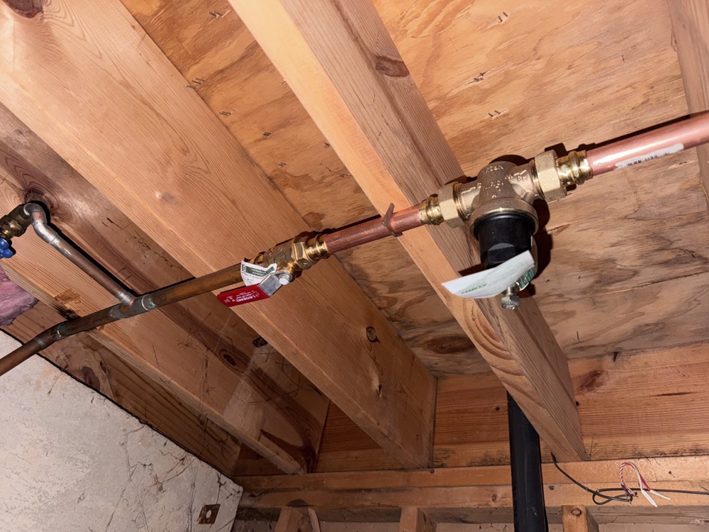 New pressure reducing valve and ball valve on copper supply