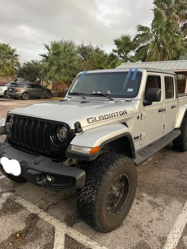 Jeep Gladiator with a freshly installed windshield